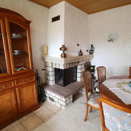 Casa vacanze With 3 Bedrooms Daxweiler